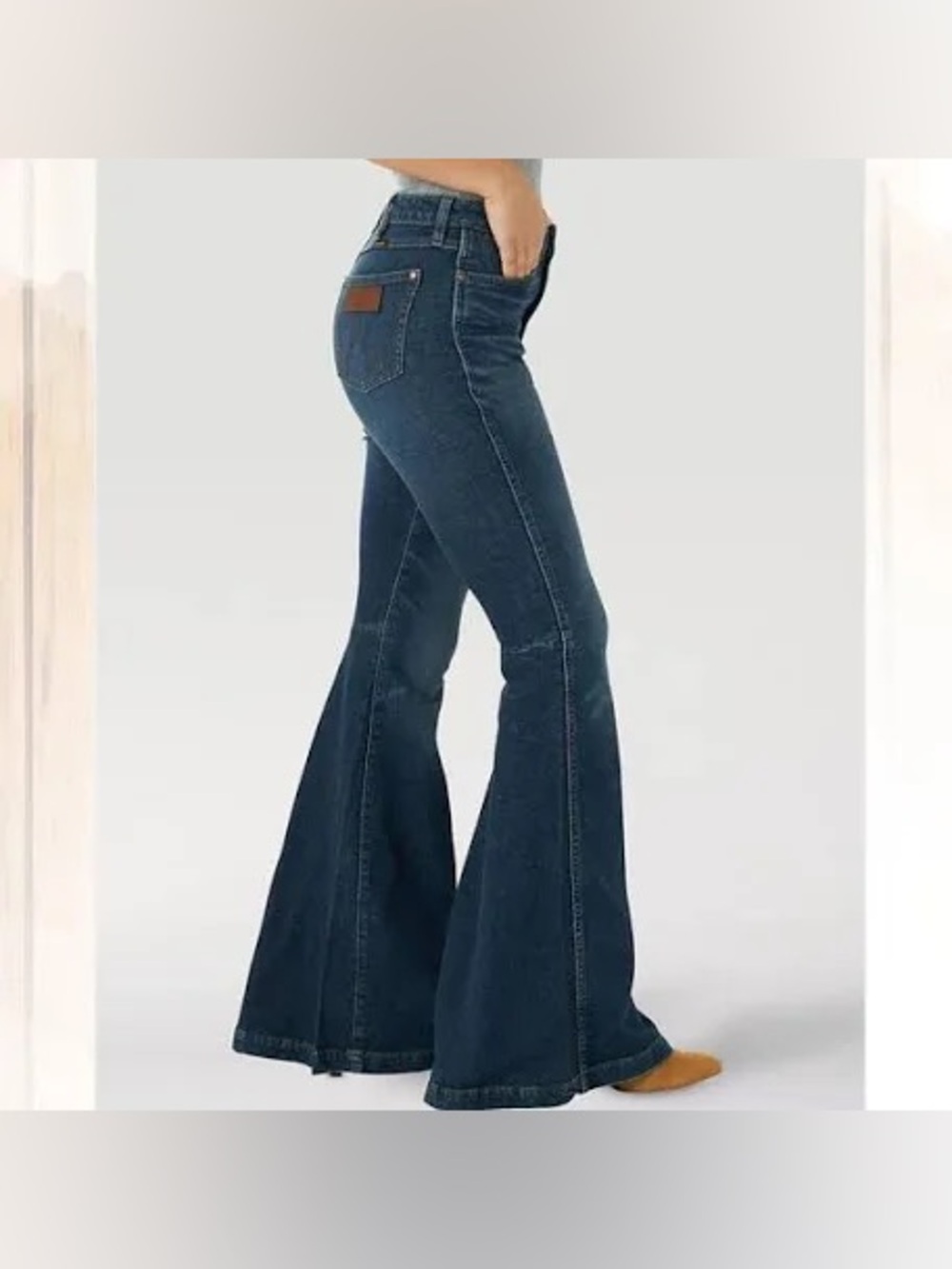 NWT Wrangler Retro Premium High-Rise Trumpet Flare Blue Jeans Size: 31x32 - Picture 5 of 5